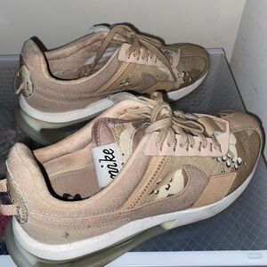 Nike Tan and Cream Sneakers